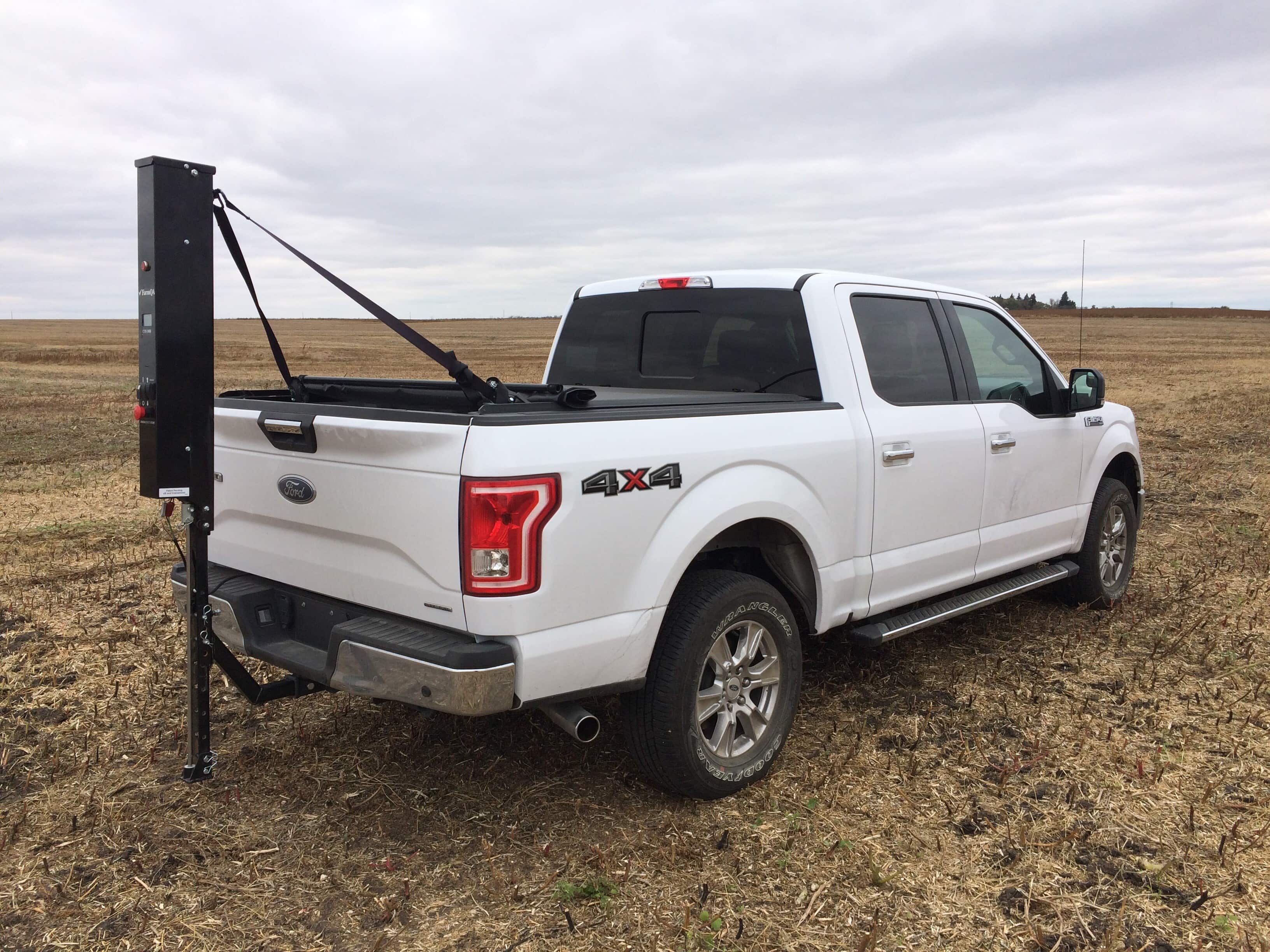 The CTS 1000 mounted on a receiver hitch